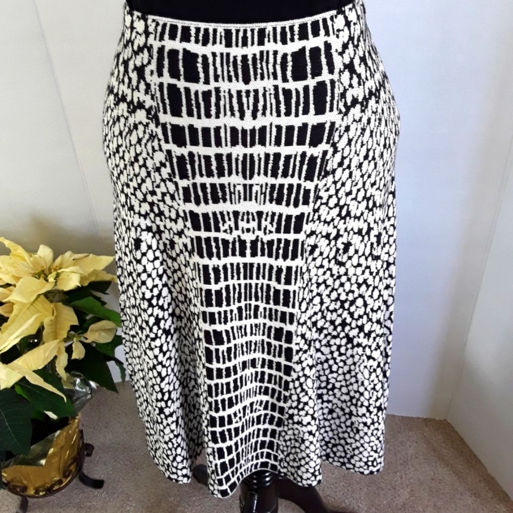 NWT SIONI HIGH WAIST KNIT SKATER SKIRT SZ M